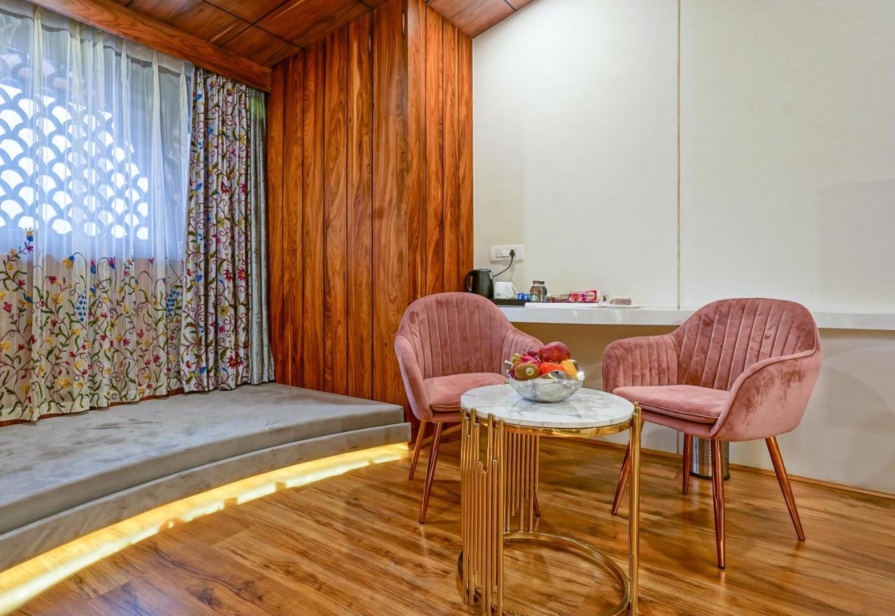 Hotel Snowland, Srinagar Kültér fotó