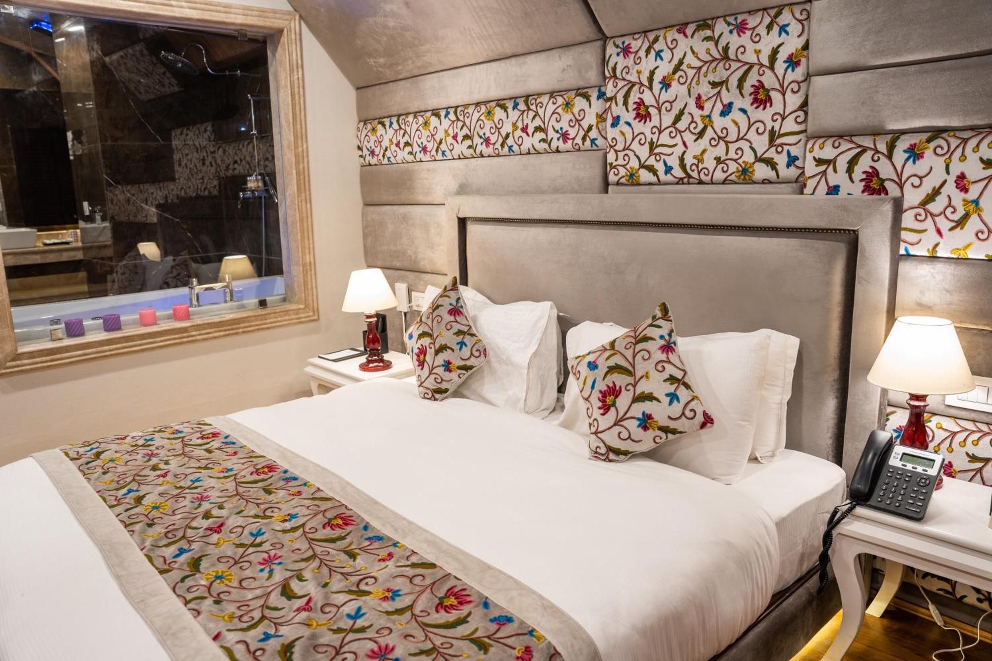 Hotel Snowland, Srinagar Kültér fotó